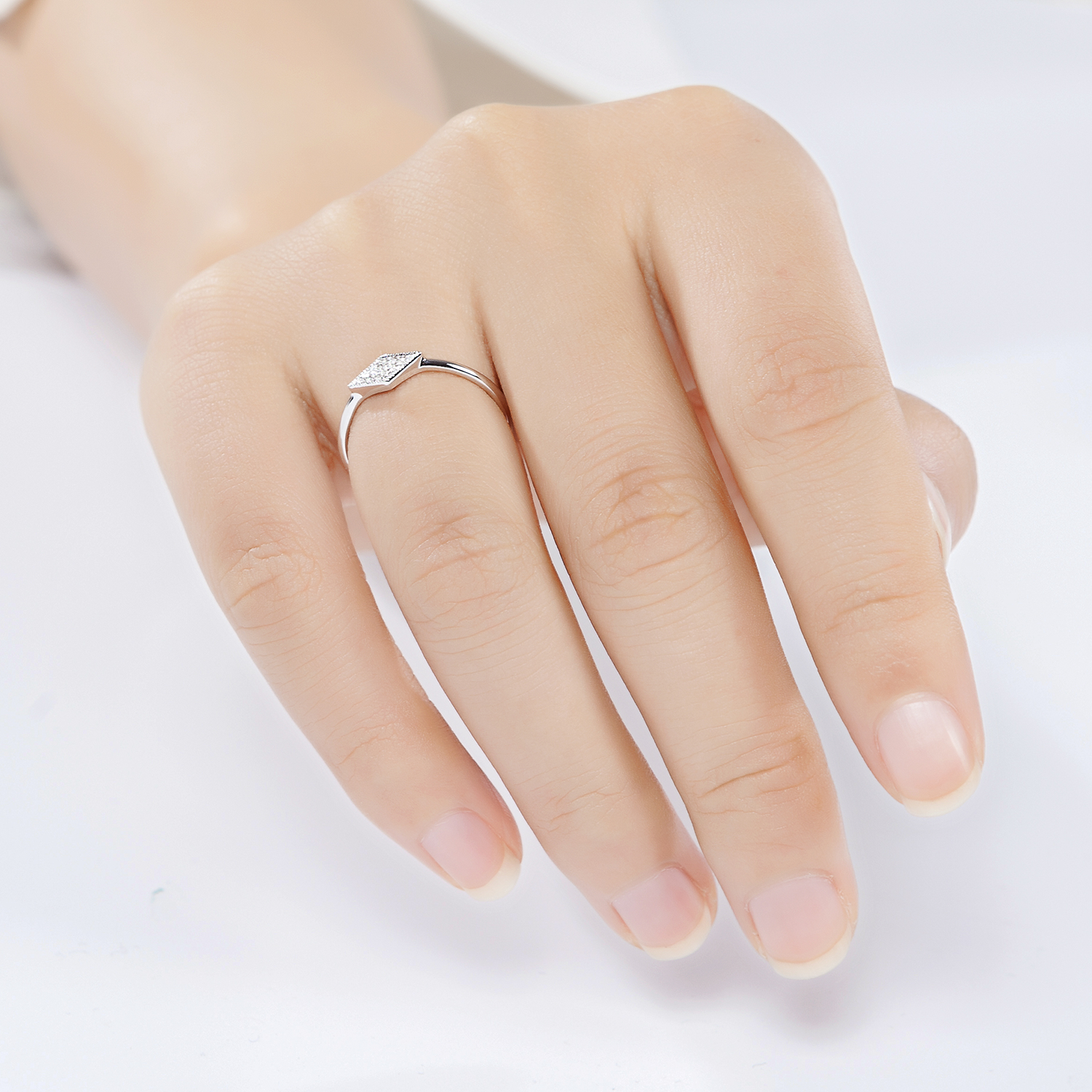 Round Lab Grown Diamond  With White 18k Gold  Wedding Engagement Gift